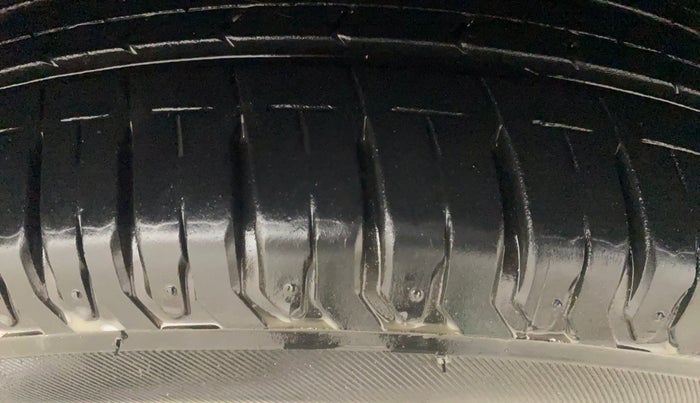 2024 Maruti Ertiga ZXI+ AT SHVS, Petrol, Automatic, 14,033 km, Right Front Tyre Tread