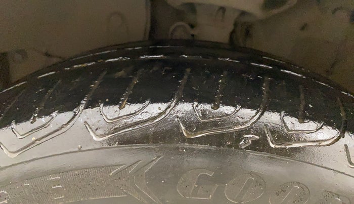 2016 Honda City 1.5L I-VTEC SV CVT, Petrol, Automatic, 1,04,654 km, Left Front Tyre Tread