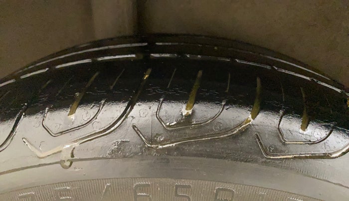 2016 Honda City 1.5L I-VTEC SV CVT, Petrol, Automatic, 1,04,654 km, Right Rear Tyre Tread