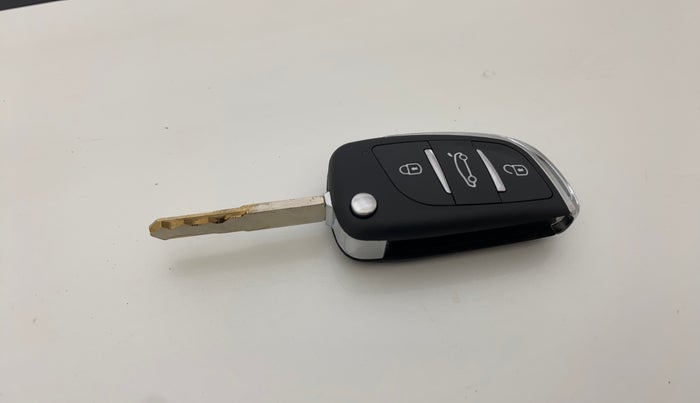 2016 Honda City 1.5L I-VTEC SV CVT, Petrol, Automatic, 1,04,654 km, Key Close Up