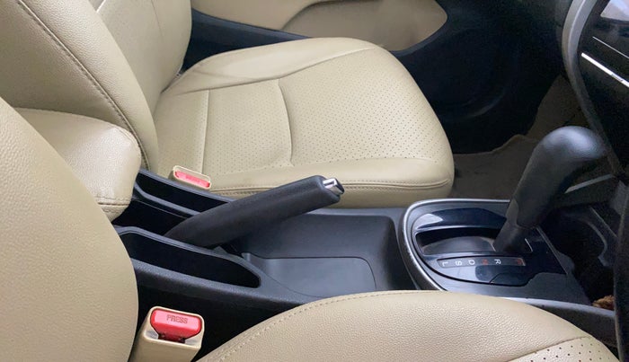 2016 Honda City 1.5L I-VTEC SV CVT, Petrol, Automatic, 1,04,654 km, Gear Lever