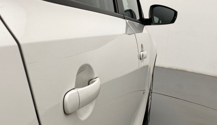 2018 Volkswagen Polo COMFORTLINE 1.0L MPI, Petrol, Manual, 1,01,739 km, Right rear door - Slightly dented