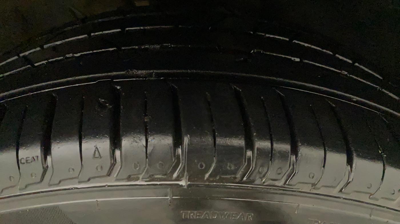 2021 Hyundai VENUE SX 1.0 TURBO IMT, Petrol, Manual, 9,340 km, Right Front Tyre Tread