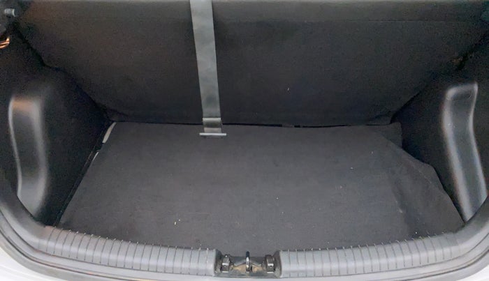 2016 Hyundai Grand i10 ASTA 1.2 KAPPA VTVT, Petrol, Manual, 19,299 km, Boot Inside