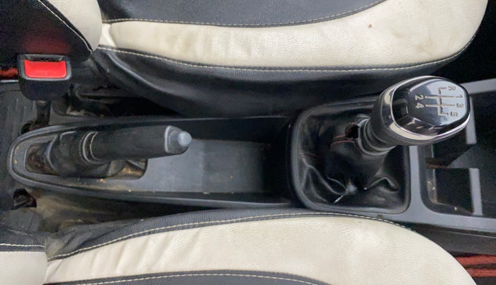 2020 Renault Kwid RXT 0.8, Petrol, Manual, 56,213 km, Gear Lever