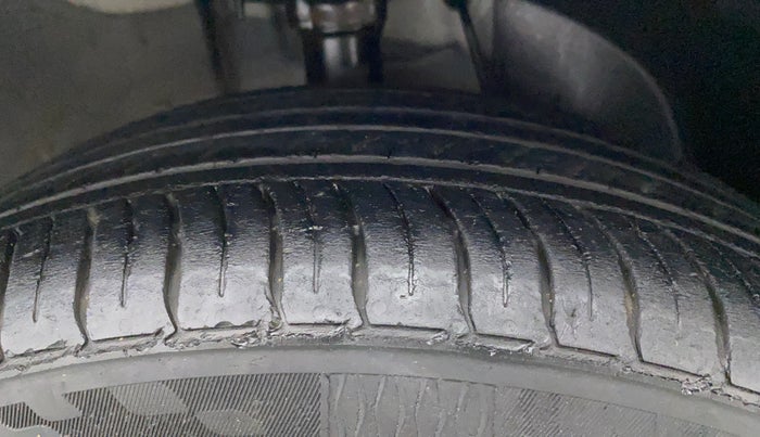 2021 Hyundai NEW I20 ASTA 1.2 MT, Petrol, Manual, 41,402 km, Right Front Tyre Tread