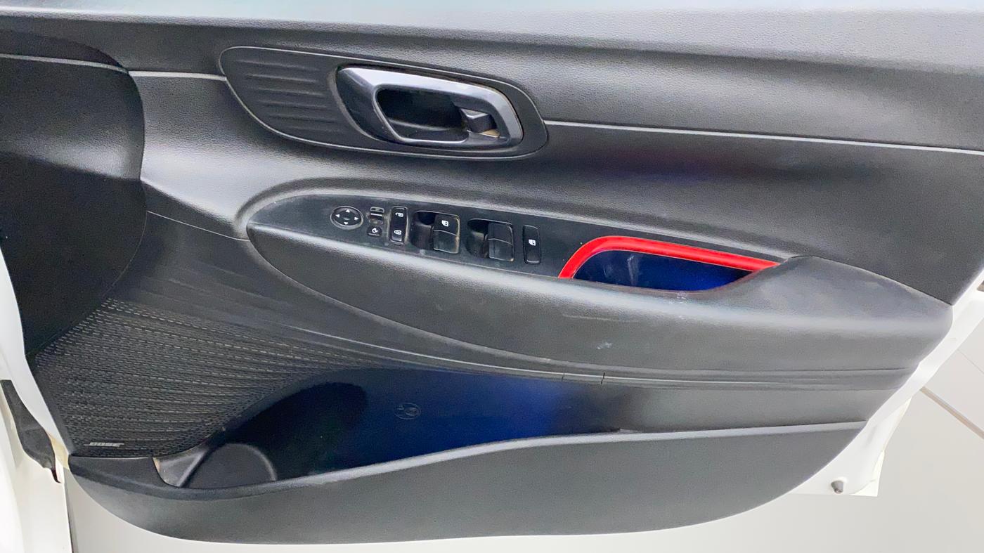 2021 Hyundai NEW I20 ASTA 1.2 MT, Petrol, Manual, 41,402 km, Driver Side Door Panels Control