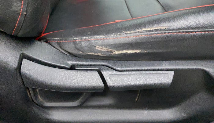 2021 Hyundai NEW I20 ASTA 1.2 MT, Petrol, Manual, 41,402 km, Driver Side Adjustment Panel