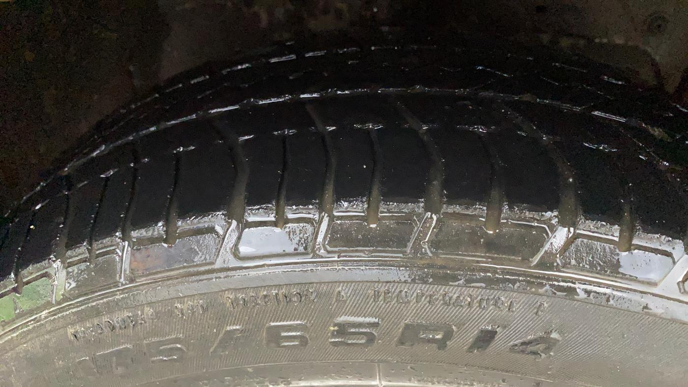 2018 Ford Figo Aspire TITANIUM 1.2 PETROL, Petrol, Manual, 61,440 km, Right Front Tyre Tread