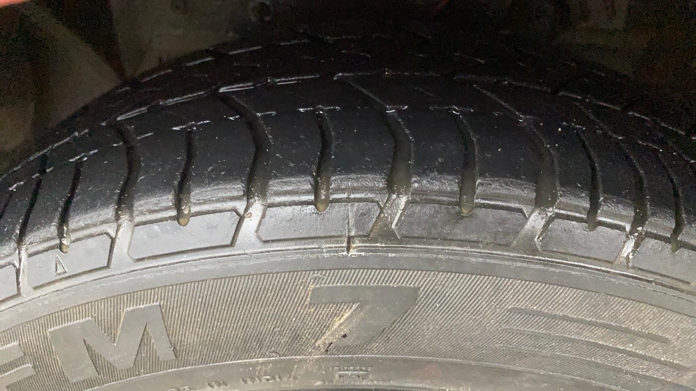 2018 Ford Figo Aspire TITANIUM 1.2 PETROL, Petrol, Manual, 61,440 km, Left Front Tyre Tread