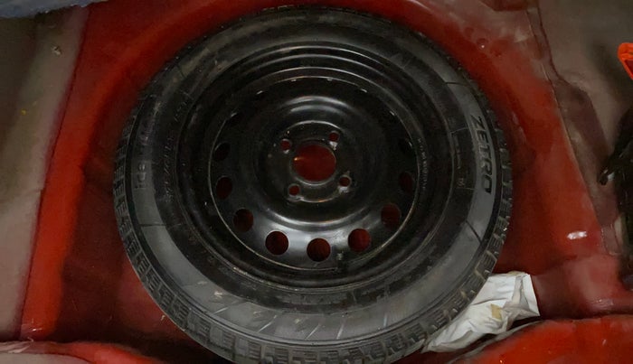 2018 Ford Figo Aspire TITANIUM 1.2 PETROL, Petrol, Manual, 61,125 km, Spare Tyre