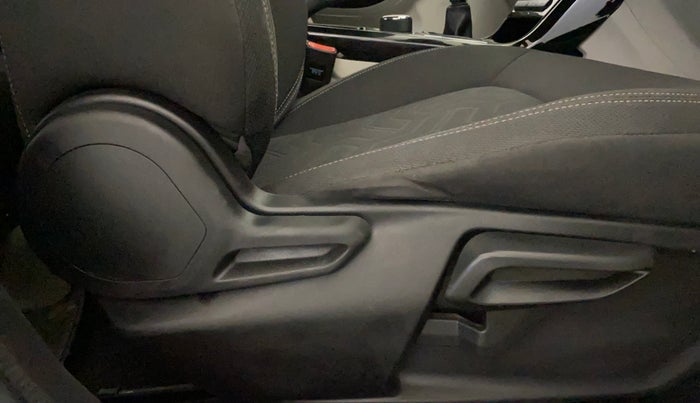 2020 Tata NEXON XZ PLUS PETROL, Petrol, Manual, 98,731 km, Driver Side Adjustment Panel