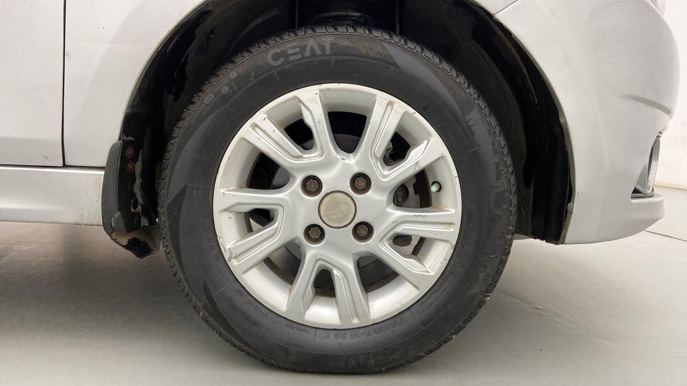 2017 Tata Tiago XZA PETROL, Petrol, Automatic, 86,495 km, Right Front Wheel