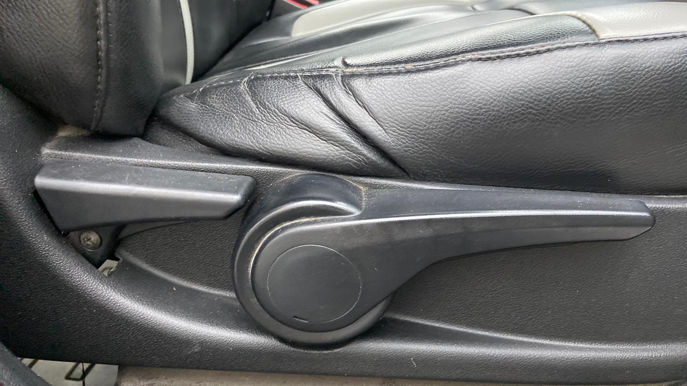 2017 Tata Tiago XZA PETROL, Petrol, Automatic, 86,495 km, Driver Side Adjustment Panel