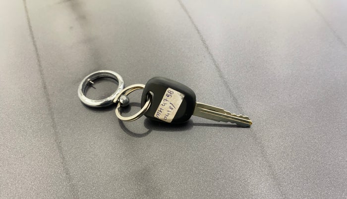 2021 Maruti Alto LXI OPT CNG, CNG, Manual, 19,200 km, Key Close Up