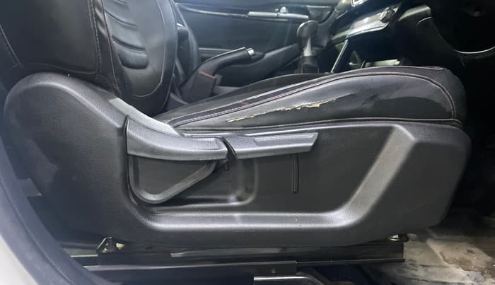 2019 KIA SELTOS GTK 1.4 PETROL, Petrol, Manual, 1,12,787 km, Driver Side Adjustment Panel