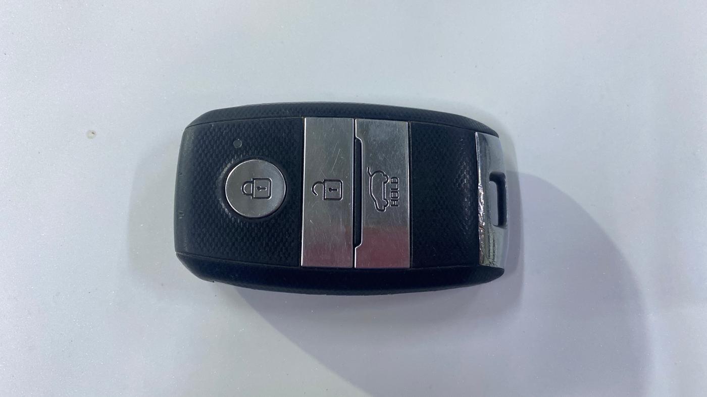 2019 KIA SELTOS GTK 1.4 PETROL, Petrol, Manual, 1,12,787 km, Key Close Up