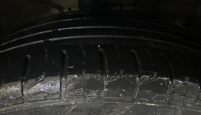 2019 KIA SELTOS GTK 1.4 PETROL, Petrol, Manual, 1,12,787 km, Right Front Tyre Tread