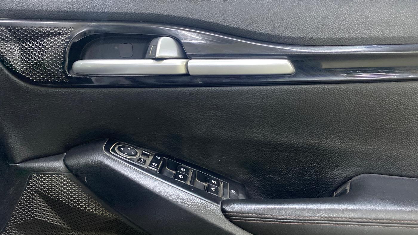 2019 KIA SELTOS GTK 1.4 PETROL, Petrol, Manual, 1,12,787 km, Driver Side Door Panels Control