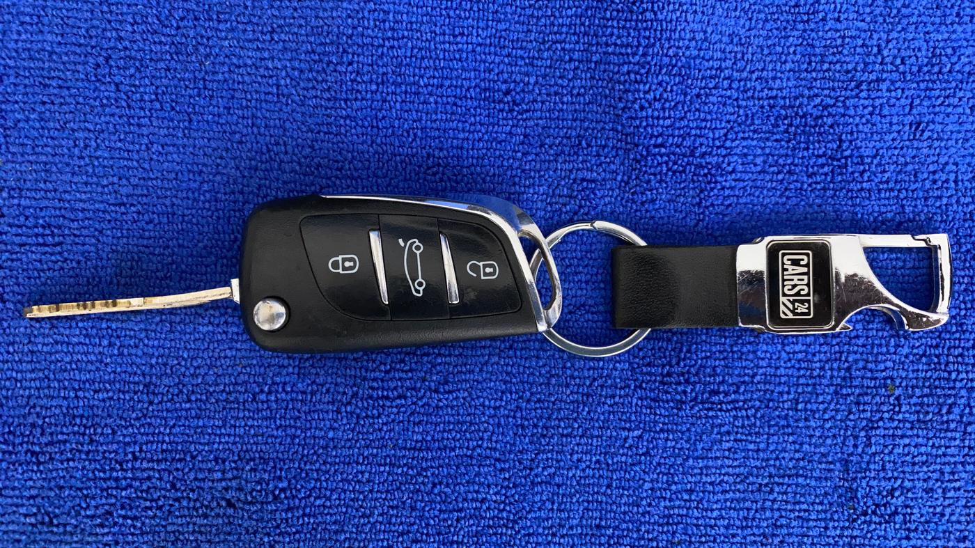 2014 Maruti Swift Dzire VDI, Diesel, Manual, 1,22,688 km, Key Close Up