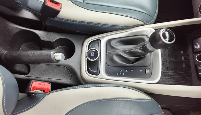 2023 Hyundai VENUE SX (O) 1.0 TURBO DCT, Petrol, Automatic, 34,178 km, Gear Lever