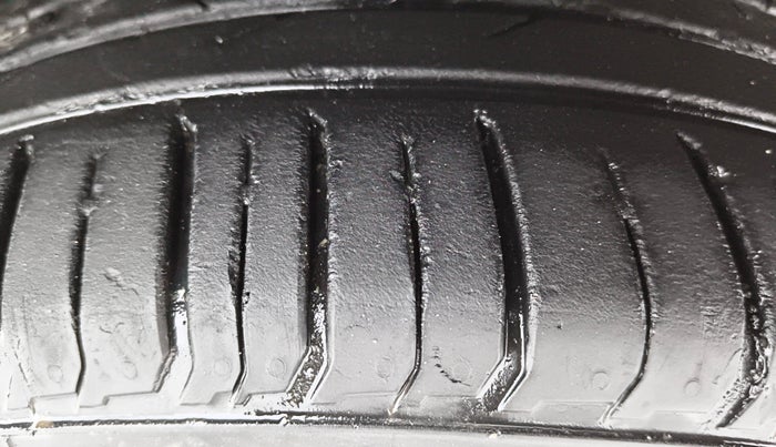 2023 Hyundai VENUE SX (O) 1.0 TURBO DCT, Petrol, Automatic, 34,178 km, Right Front Tyre Tread