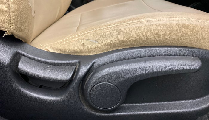 2019 Hyundai Elite i20 SPORTZ PLUS 1.2, Petrol, Manual, 22,205 km, Driver Side Adjustment Panel