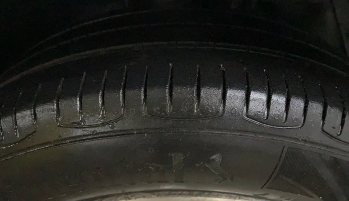 2013 Hyundai i20 SPORTZ 1.2, Petrol, Manual, 54,961 km, Right Front Tyre Tread