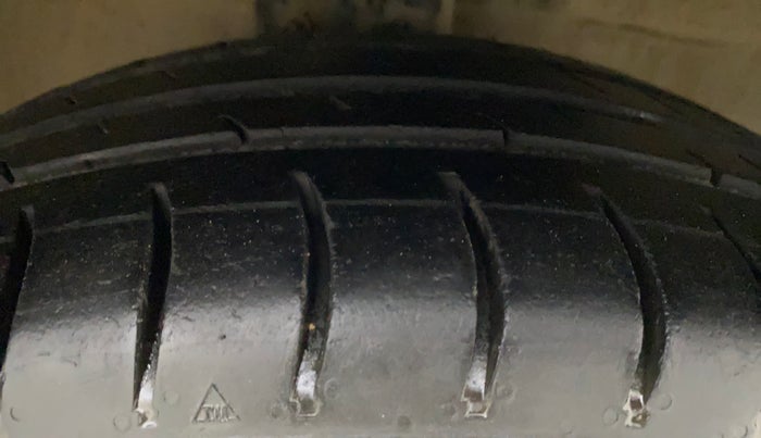 2016 Maruti Celerio ZXI AMT (O), Petrol, Automatic, 81,682 km, Right Front Tyre Tread