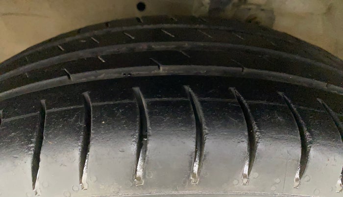 2016 Maruti Celerio ZXI AMT (O), Petrol, Automatic, 81,682 km, Left Front Tyre Tread