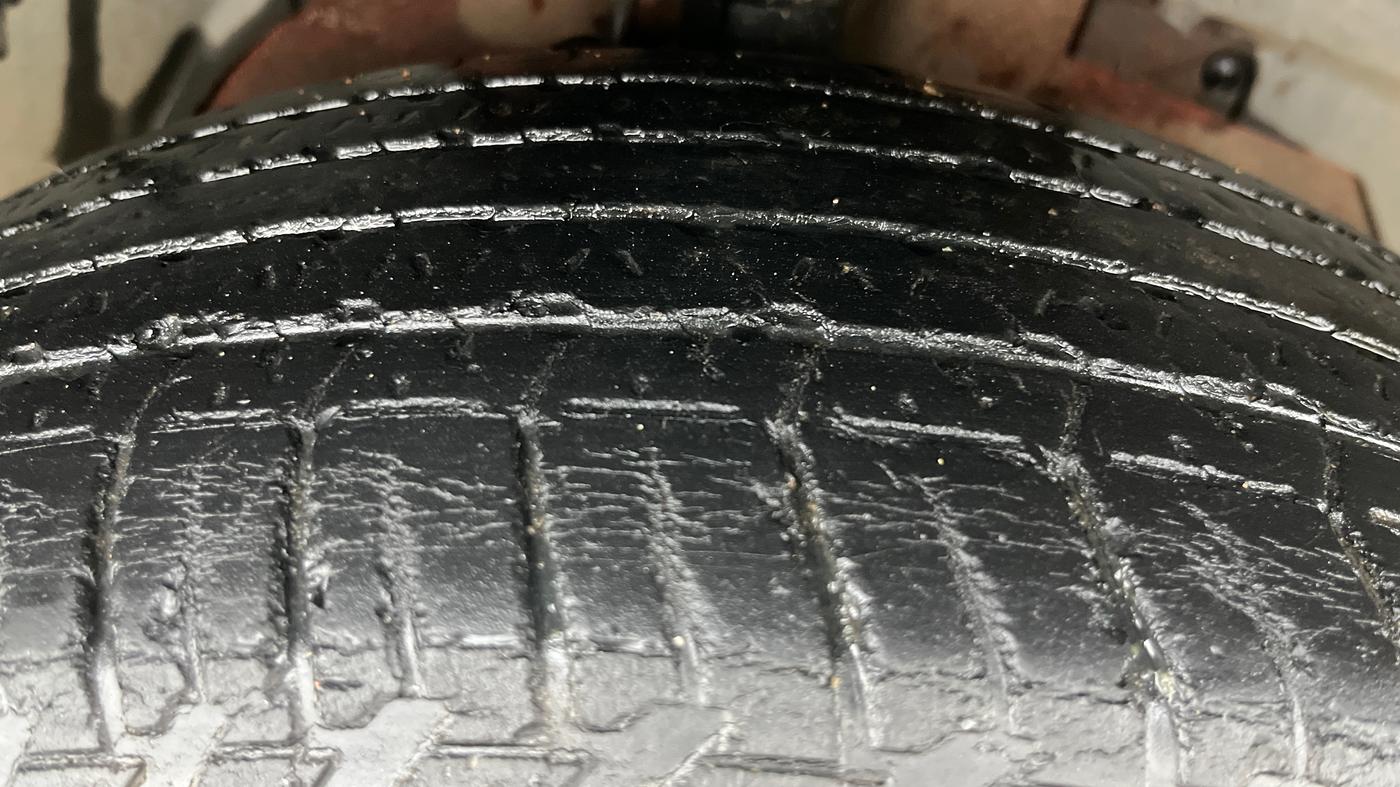 2016 Mahindra XUV500 W6, Diesel, Manual, 68,794 km, Right Front Tyre Tread