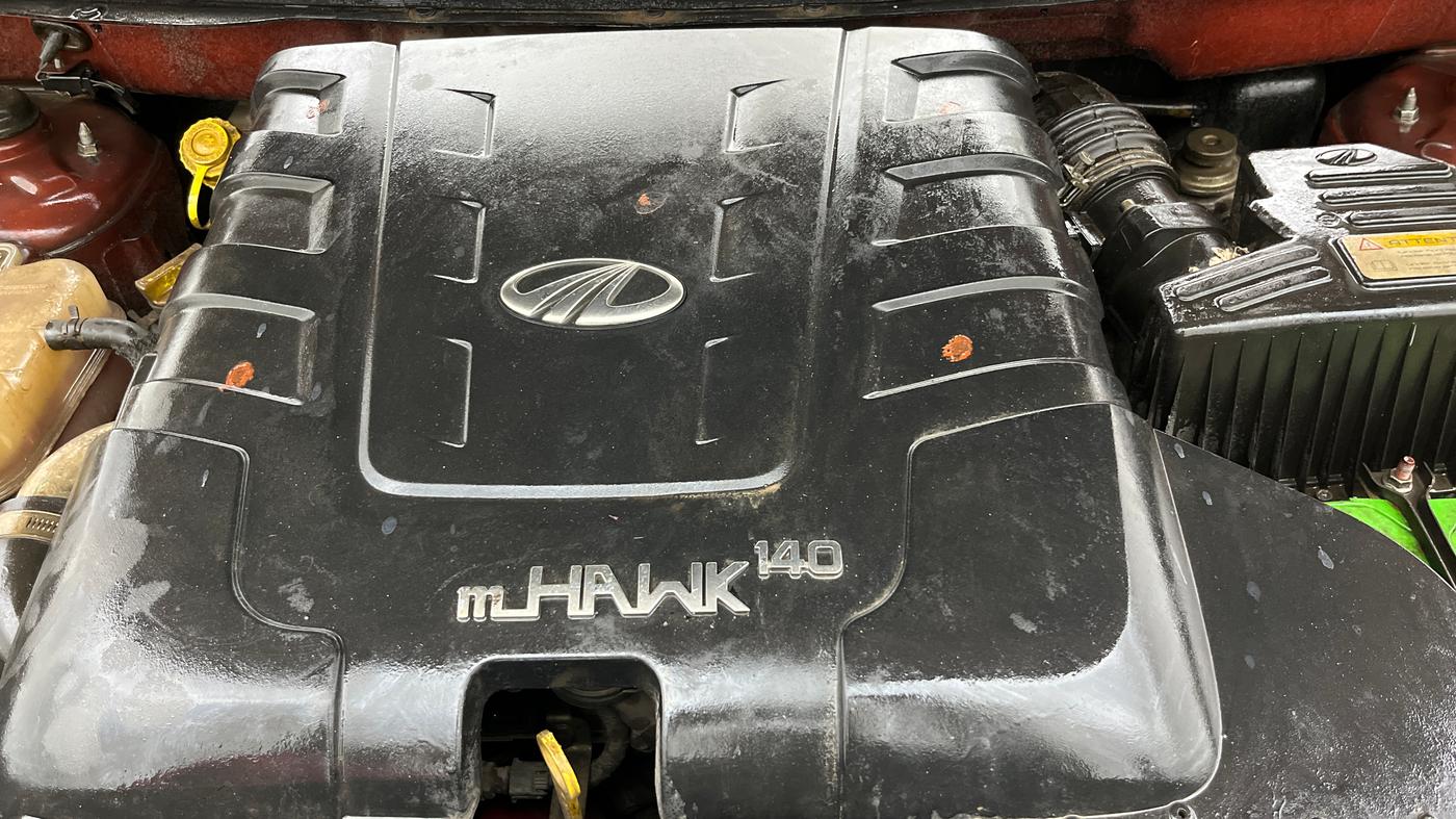 2016 Mahindra XUV500 W6, Diesel, Manual, 68,794 km, Engine View
