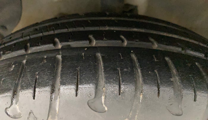 2017 Hyundai Grand i10 SPORTZ (O) AT 1.2 KAPPA VTVT, Petrol, Automatic, 17,858 km, Left Front Tyre Tread
