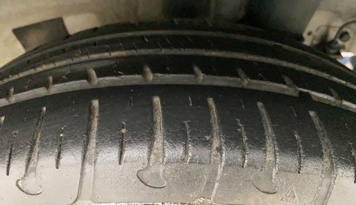 2017 Hyundai Grand i10 SPORTZ (O) AT 1.2 KAPPA VTVT, Petrol, Automatic, 17,858 km, Left Rear Tyre Tread