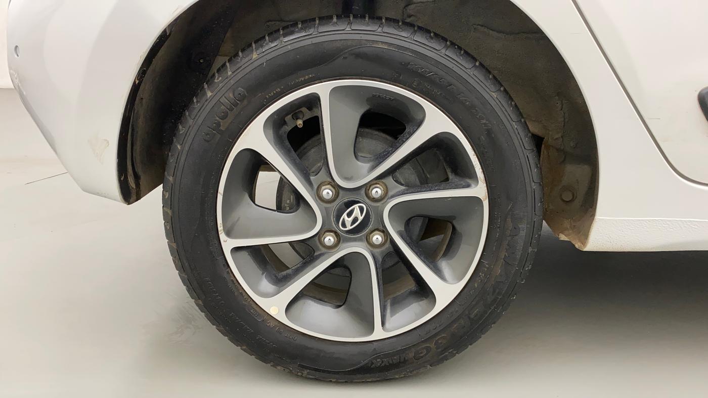 2017 Hyundai Grand i10 SPORTZ (O) AT 1.2 KAPPA VTVT, Petrol, Automatic, 17,858 km, Right Rear Wheel