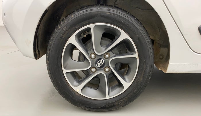 2017 Hyundai Grand i10 SPORTZ (O) AT 1.2 KAPPA VTVT, Petrol, Automatic, 17,858 km, Right Rear Wheel