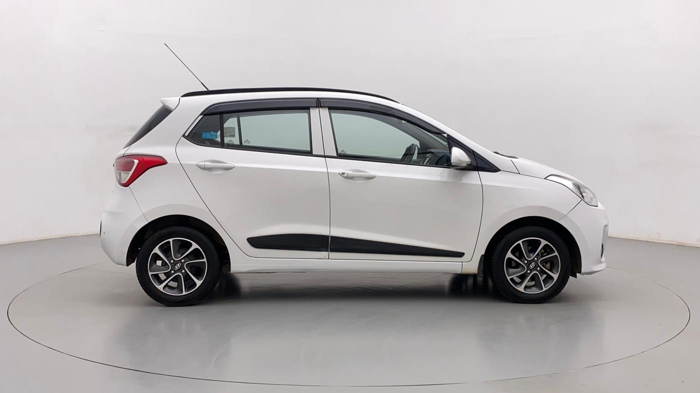 2017 Hyundai Grand i10 SPORTZ (O) AT 1.2 KAPPA VTVT, Petrol, Automatic, 17,858 km, Right Side View