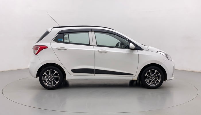 2017 Hyundai Grand i10 SPORTZ (O) AT 1.2 KAPPA VTVT, Petrol, Automatic, 17,858 km, Right Side View