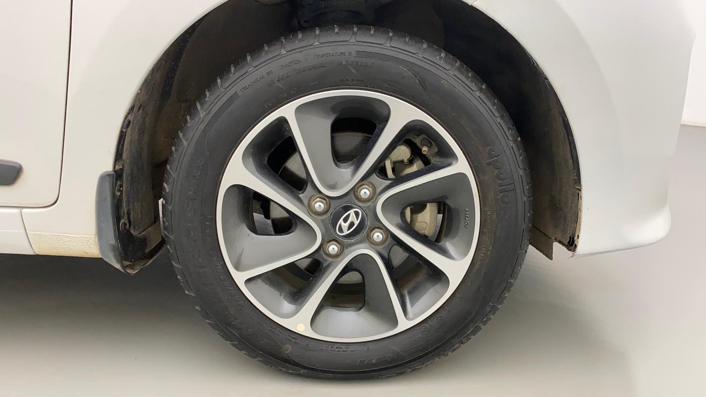 2017 Hyundai Grand i10 SPORTZ (O) AT 1.2 KAPPA VTVT, Petrol, Automatic, 17,858 km, Right Front Wheel
