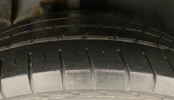 2017 Hyundai Creta SX PLUS AT 1.6 PETROL, Petrol, Automatic, 55,620 km, Right Rear Tyre Tread
