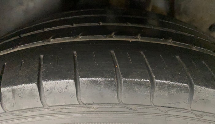 2017 Hyundai Creta SX PLUS AT 1.6 PETROL, Petrol, Automatic, 55,620 km, Left Rear Tyre Tread