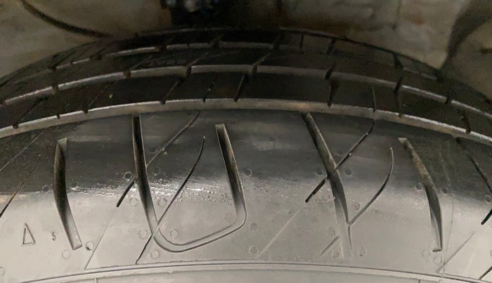 2017 Hyundai Creta SX PLUS AT 1.6 PETROL, Petrol, Automatic, 55,620 km, Right Front Tyre Tread