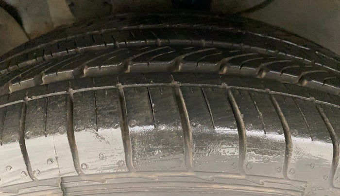 2017 Hyundai Creta SX PLUS AT 1.6 PETROL, Petrol, Automatic, 55,620 km, Left Front Tyre Tread