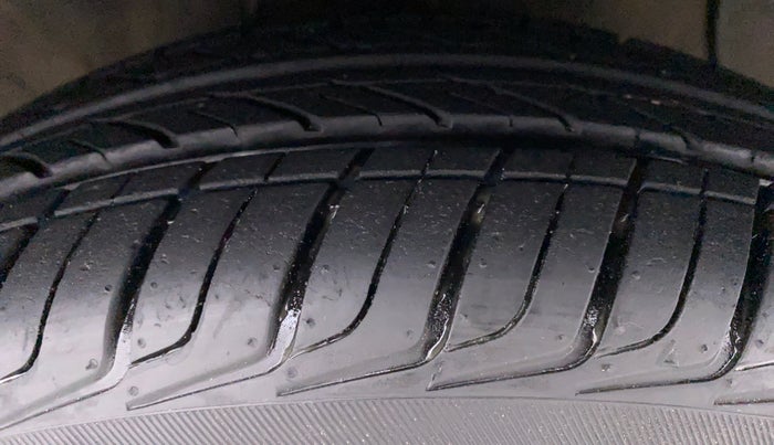 2019 Hyundai Grand i10 SPORTZ 1.2 KAPPA VTVT, Petrol, Manual, 38,624 km, Right Front Tyre Tread