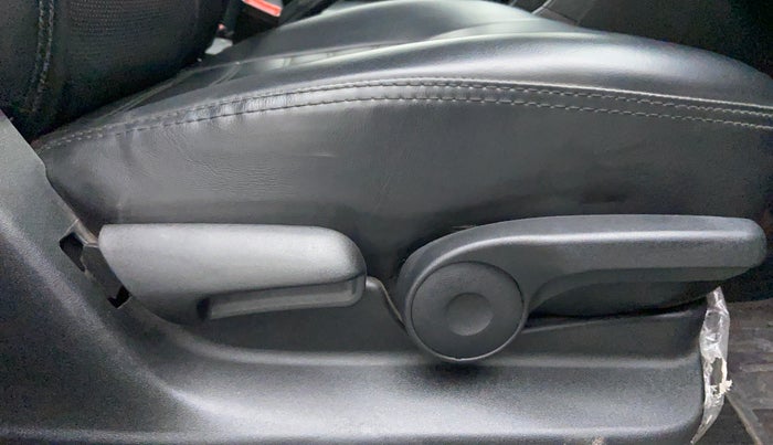 2020 Maruti Vitara Brezza ZXI, Petrol, Manual, 38,034 km, Driver Side Adjustment Panel