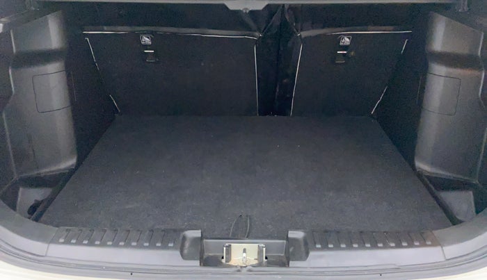 2020 Maruti Vitara Brezza ZXI, Petrol, Manual, 38,034 km, Boot Inside