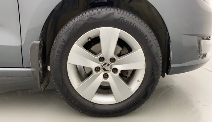 2018 Skoda Rapid AMBITION 1.6 MPI AT, Petrol, Automatic, 69,013 km, Right Front Wheel