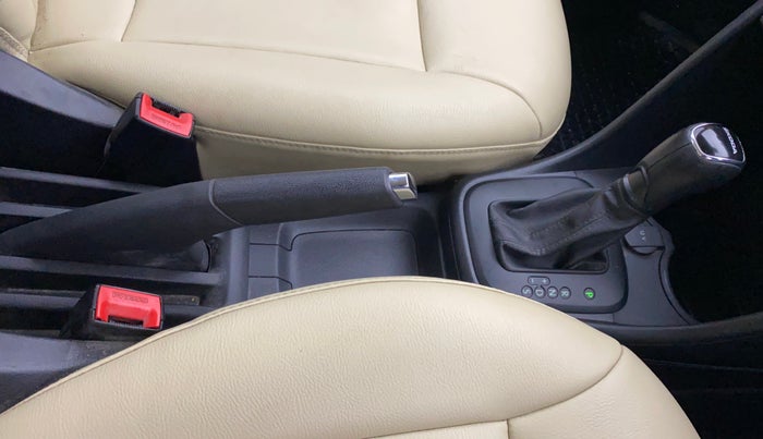 2018 Skoda Rapid AMBITION 1.6 MPI AT, Petrol, Automatic, 69,013 km, Gear Lever