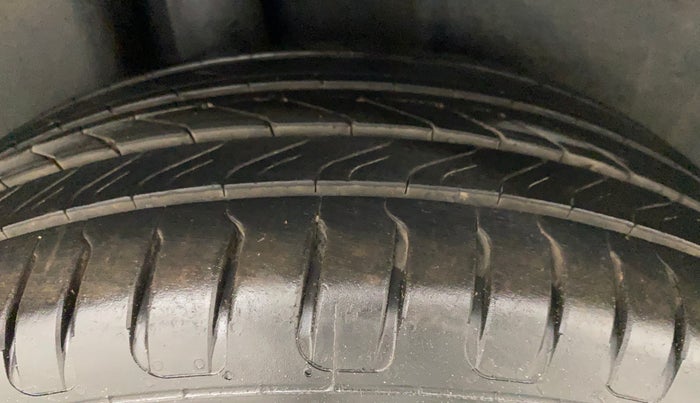 2018 Skoda Rapid AMBITION 1.6 MPI AT, Petrol, Automatic, 69,013 km, Right Rear Tyre Tread