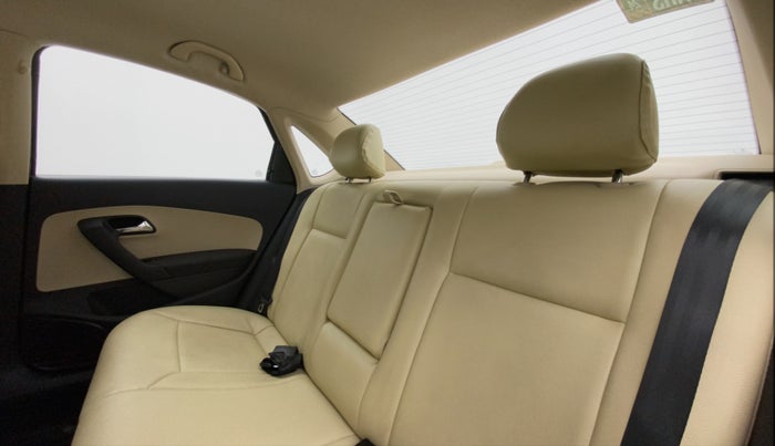 2018 Skoda Rapid AMBITION 1.6 MPI AT, Petrol, Automatic, 69,013 km, Right Side Rear Door Cabin